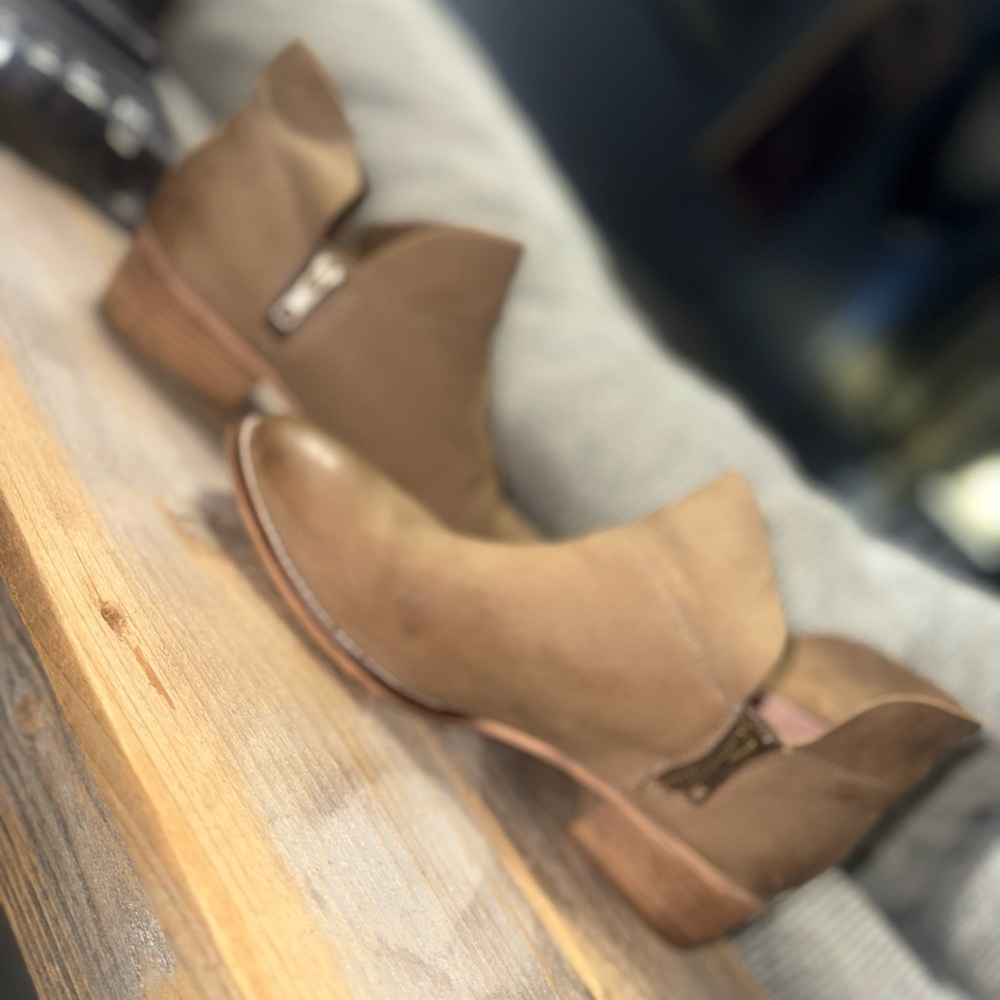Seychelles Tan Suede Ankle Booties